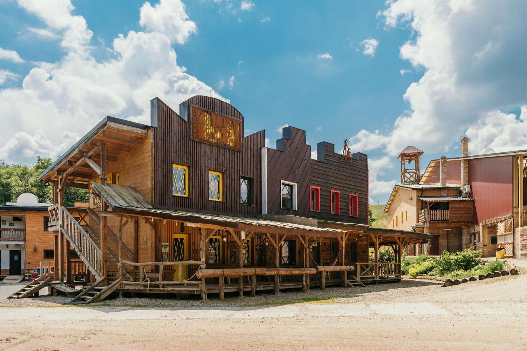 Ranch 13 - Western A Kone Nemsova Luaran gambar