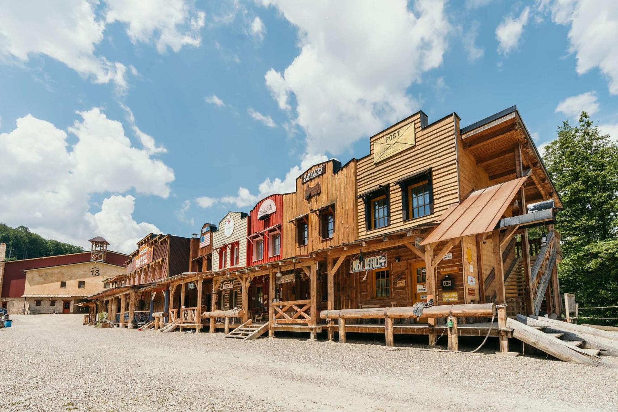 Ranch 13 - Western A Kone Nemsova Luaran gambar